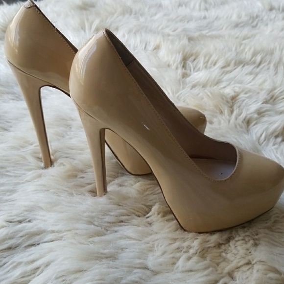 Steve Madden Shoes - Steve Madden Patent Nude Pumps